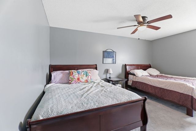 109 Andersen Rd 109, Chicopee, MA 01022