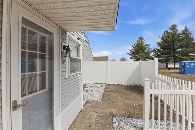 109 Andersen Rd 109, Chicopee, MA 01022