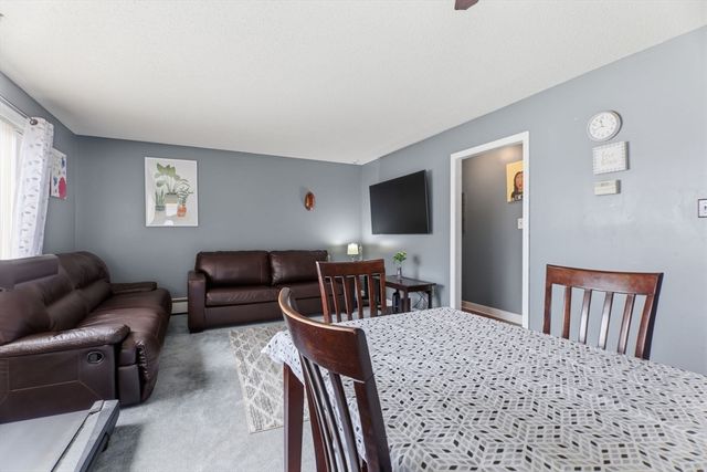 109 Andersen Rd 109, Chicopee, MA 01022