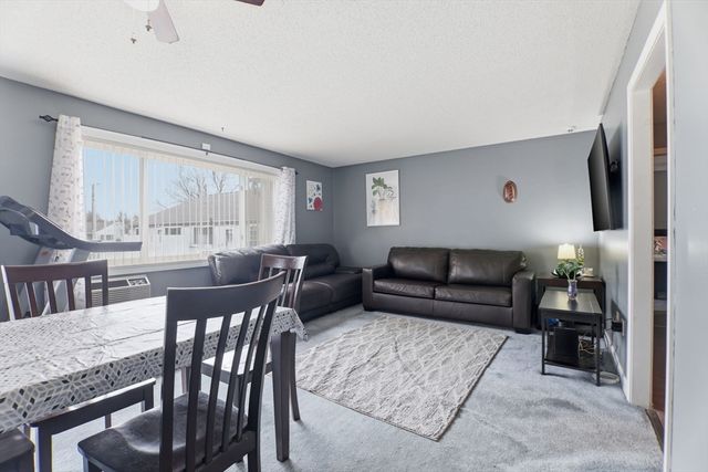 109 Andersen Rd 109, Chicopee, MA 01022