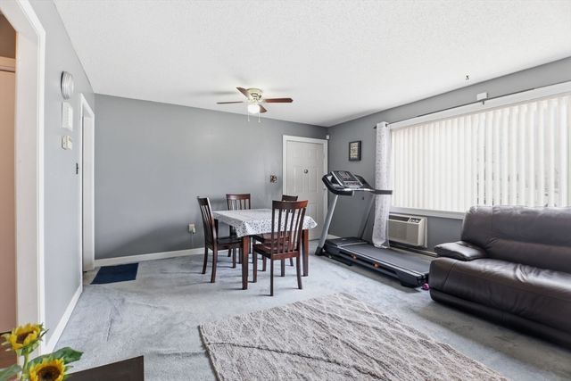 109 Andersen Rd 109, Chicopee, MA 01022