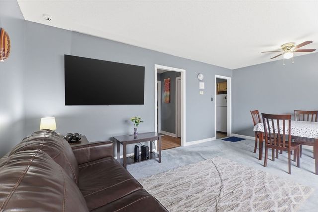 109 Andersen Rd 109, Chicopee, MA 01022