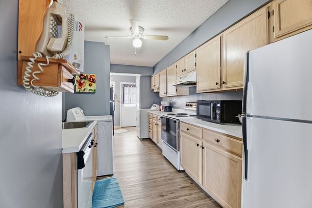 109 Andersen Rd 109, Chicopee, MA 01022