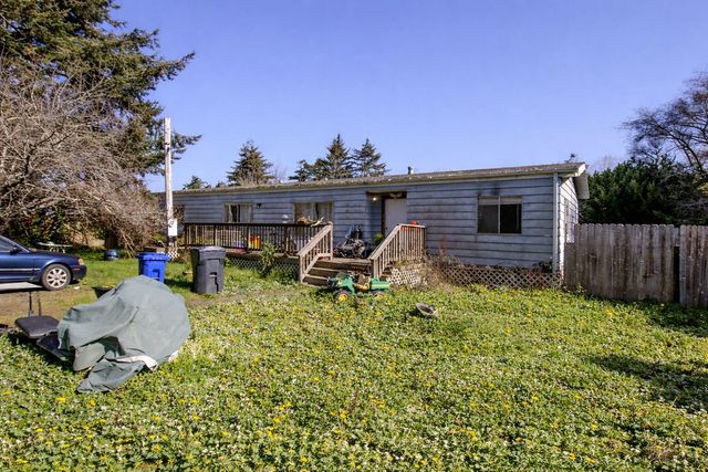 1725 Peach Avenue, Mckinleyville, CA 95519