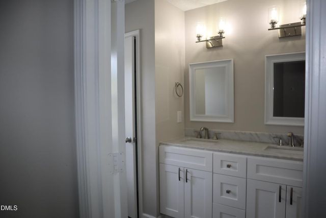 912 Obsidian Way 912, Durham, NC 27703