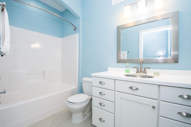 1201 W Summerwood Trail, Dilworth, MN 56529