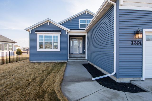 1201 W Summerwood Trail, Dilworth, MN 56529