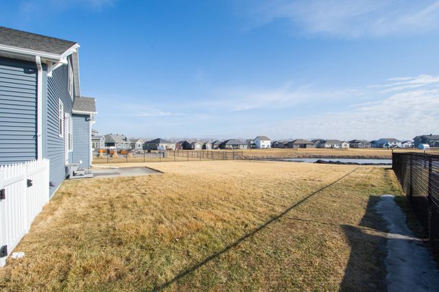 1201 W Summerwood Trail, Dilworth, MN 56529