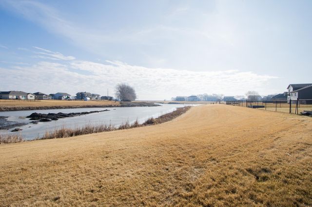 1201 W Summerwood Trail, Dilworth, MN 56529