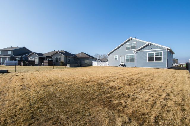 1201 W Summerwood Trail, Dilworth, MN 56529