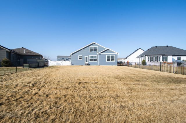 1201 W Summerwood Trail, Dilworth, MN 56529