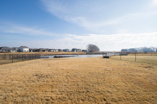 1201 W Summerwood Trail, Dilworth, MN 56529