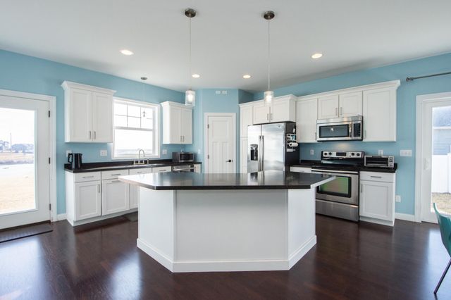 1201 W Summerwood Trail, Dilworth, MN 56529