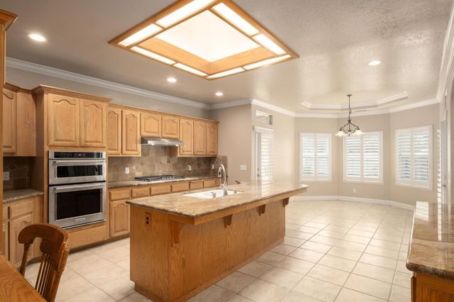 2614 Indianapolis Avenue, Clovis, CA 93611