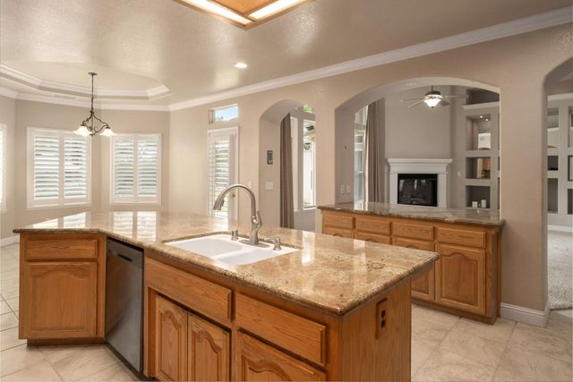 2614 Indianapolis Avenue, Clovis, CA 93611