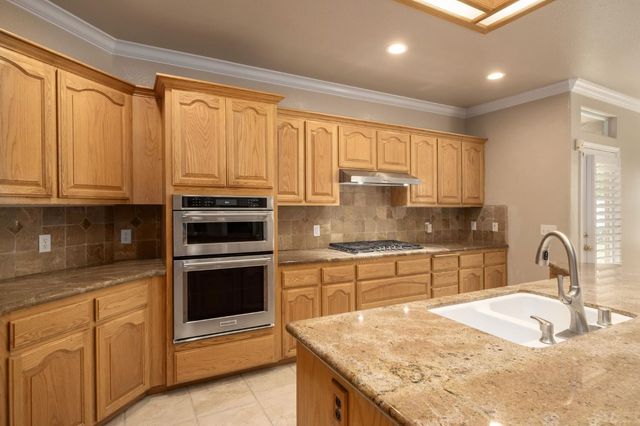 2614 Indianapolis Avenue, Clovis, CA 93611