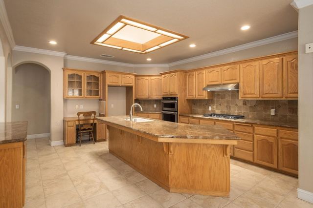 2614 Indianapolis Avenue, Clovis, CA 93611