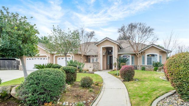 2614 Indianapolis Avenue, Clovis, CA 93611