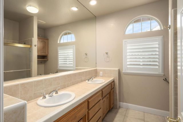 2614 Indianapolis Avenue, Clovis, CA 93611