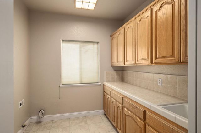 2614 Indianapolis Avenue, Clovis, CA 93611