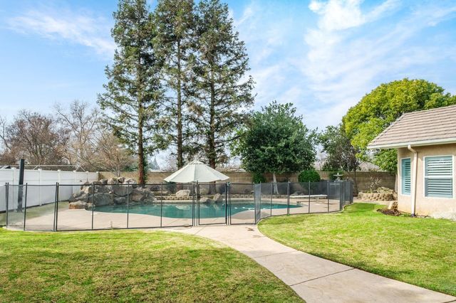 2614 Indianapolis Avenue, Clovis, CA 93611
