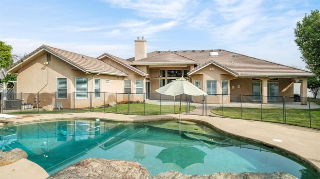 2614 Indianapolis Avenue, Clovis, CA 93611