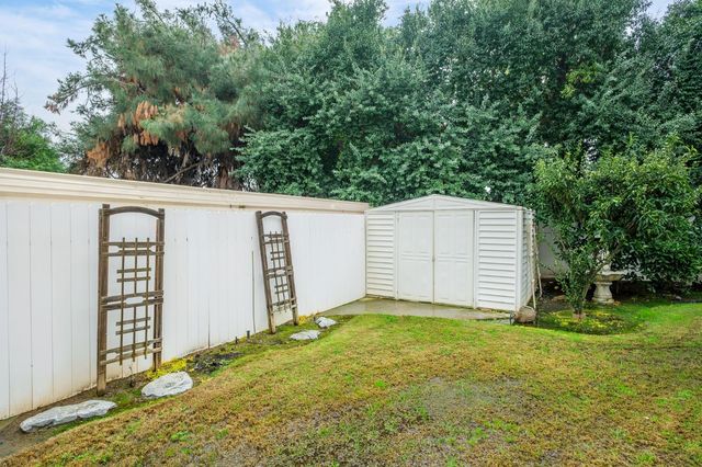 2614 Indianapolis Avenue, Clovis, CA 93611