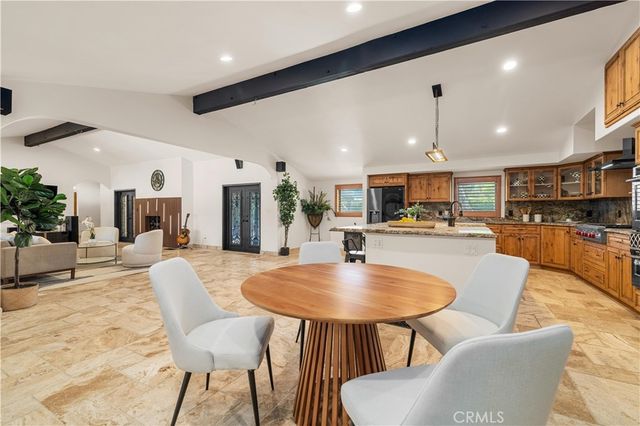 9957 Shoup Avenue, Chatsworth, CA 91311