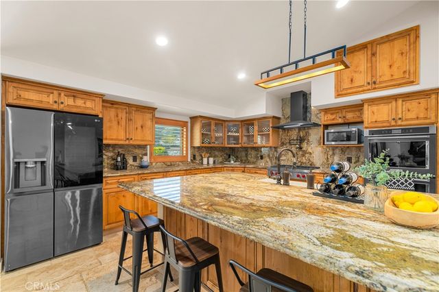 9957 Shoup Avenue, Chatsworth, CA 91311