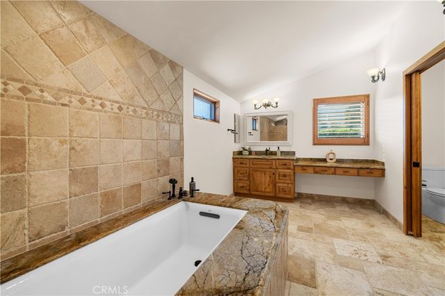 9957 Shoup Avenue, Chatsworth, CA 91311