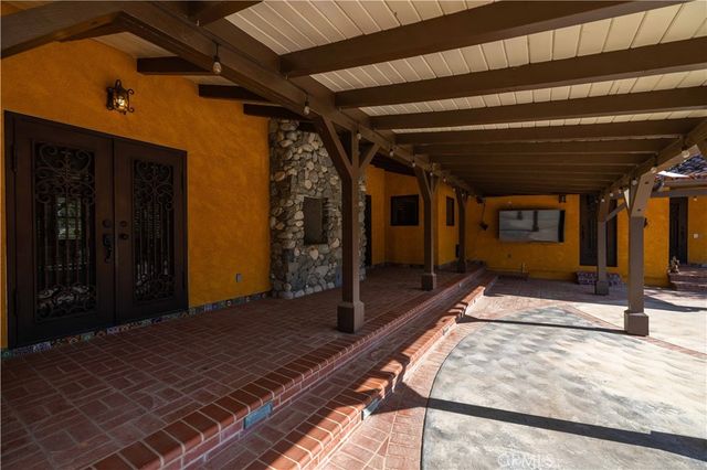 9957 Shoup Avenue, Chatsworth, CA 91311