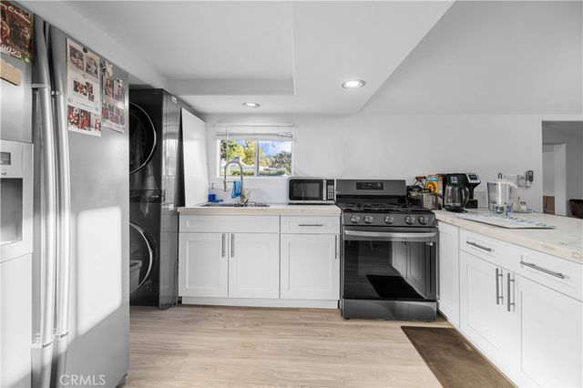 9957 Shoup Avenue, Chatsworth, CA 91311