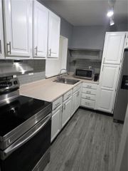 8065 SW 107th Avenue 202, Miami, FL 33173