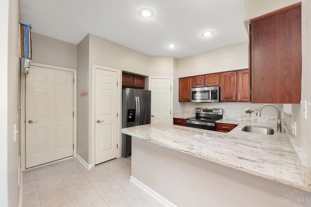 5927 Castlewood Crossing, Miami Twp, OH 45150