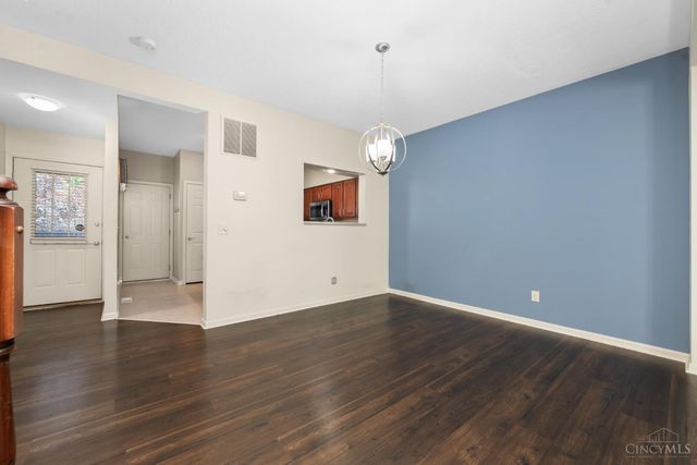 5927 Castlewood Crossing, Miami Twp, OH 45150