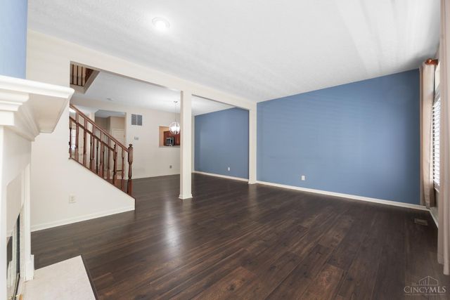 5927 Castlewood Crossing, Miami Twp, OH 45150