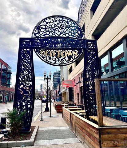 1215 N Orleans Street 303, Chicago, IL 60610