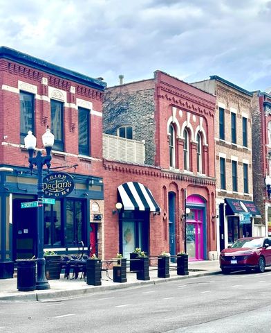 1215 N Orleans Street 303, Chicago, IL 60610