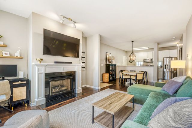 1215 N Orleans Street 303, Chicago, IL 60610