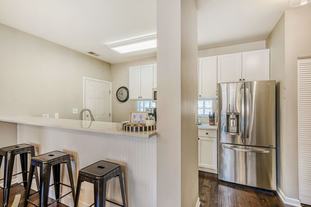 1215 N Orleans Street 303, Chicago, IL 60610