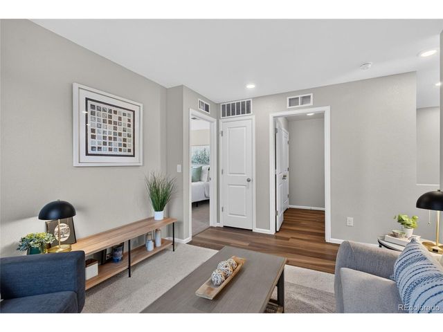 21719 E Quincy Cir, Aurora, CO 80015
