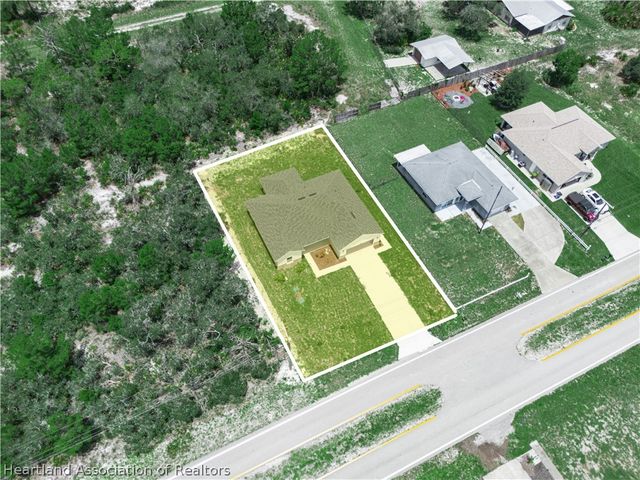 6913 Shasta Daisy Boulevard, Sebring, FL 33875