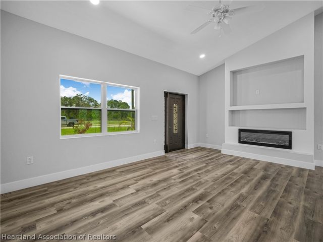 6913 Shasta Daisy Boulevard, Sebring, FL 33875