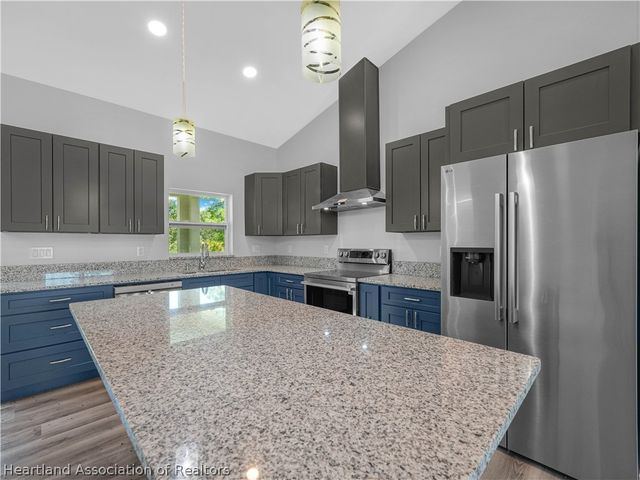 6913 Shasta Daisy Boulevard, Sebring, FL 33875