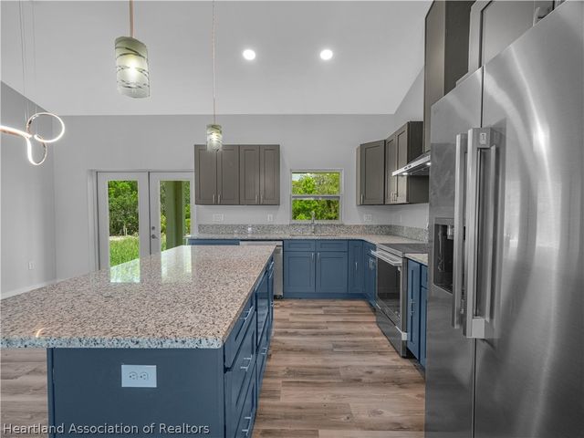 6913 Shasta Daisy Boulevard, Sebring, FL 33875