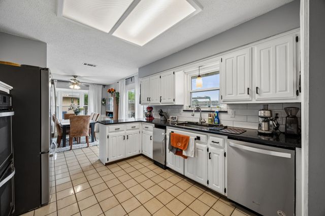 722 Royal Oaks Drive, Garland, TX 75040