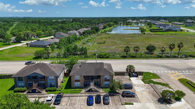 4029 Briar Hollow Drive, Dickinson, TX 77539