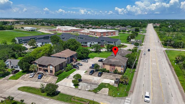 4029 Briar Hollow Drive, Dickinson, TX 77539