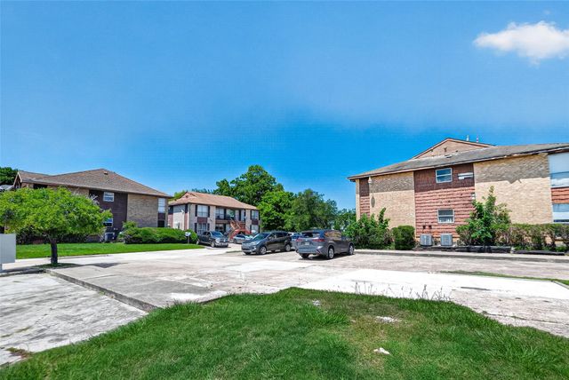 4029 Briar Hollow Drive, Dickinson, TX 77539