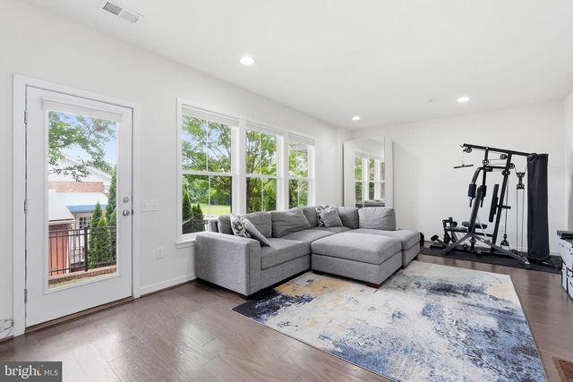 10720 VIOGNIER TER, Fairfax, VA 22030